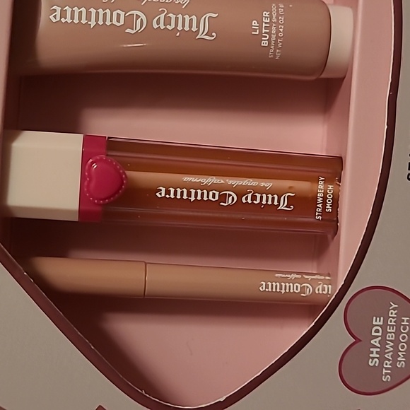 Juicy Couture Total Lip Kit - Pink Shades - Picture 3 of 6